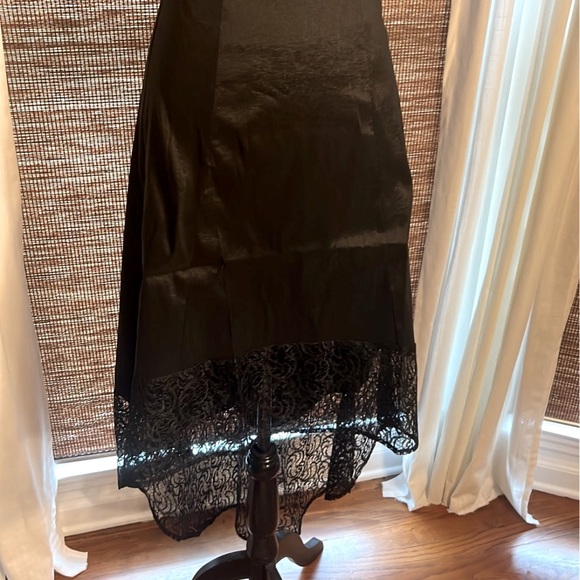 SEXY BLACK HIGH LOW LACE DETAIL DRESS - Picture 8 of 10